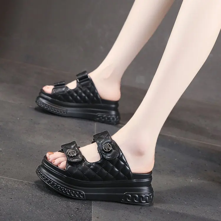 

Новинка лета 2024, модная женская обувь из искусственной кожи, толстая женская спортивная обувь для отдыха, женские Тапочки