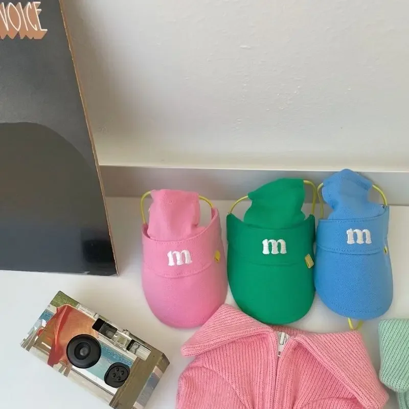 Chapeau brodé pour petits chiens, 3 couleurs, réglable avec élastique, accessoires pour animaux de compagnie