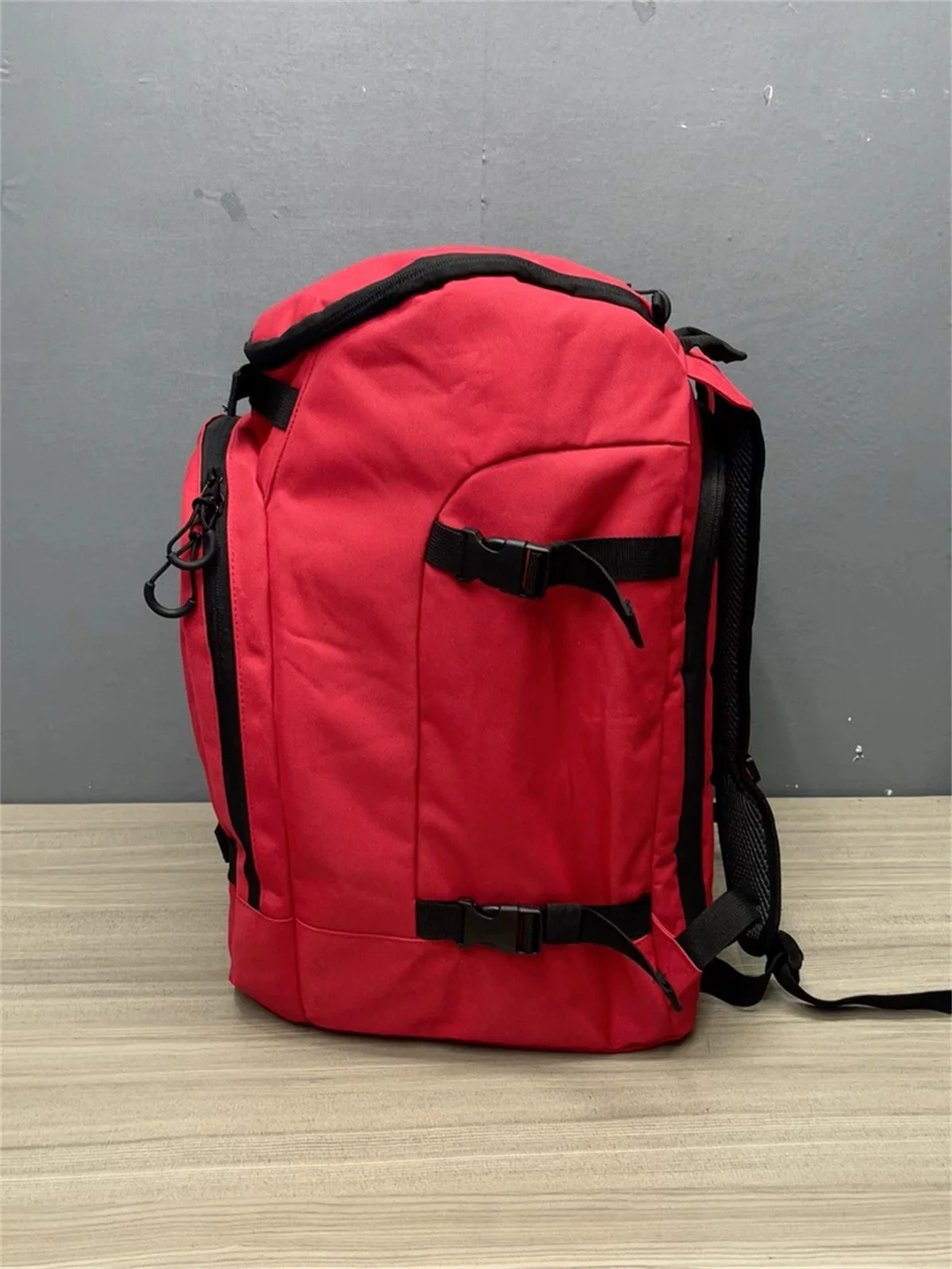Large capacity waterproof ski helmet bag 30L universal snow boots snow clothes storage bag
