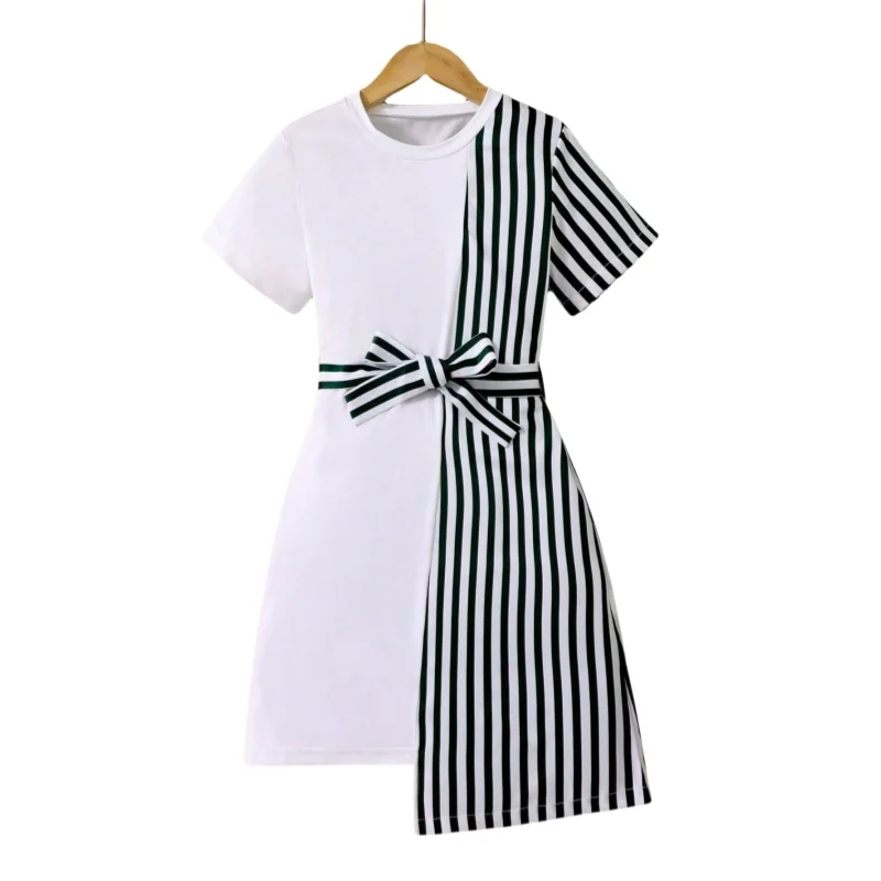 فستان بناتي مخطط باللونين الأبيض والأسود: تصميم حز...