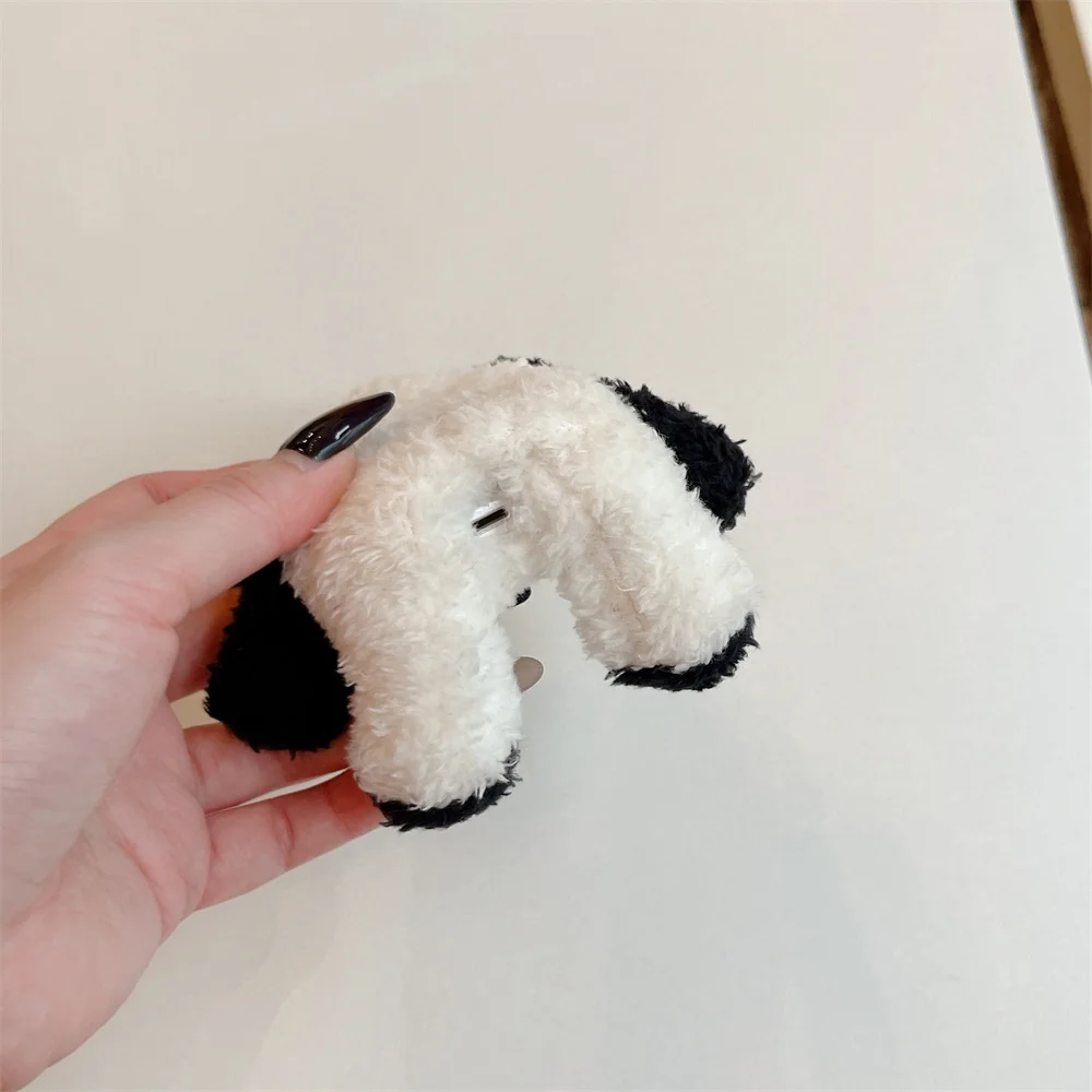 Adorable Fluffy Panda Protective Case for Earbuds - Soft, Warm, and Shockproof Cover