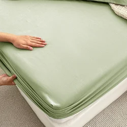 Luxurious Ultra-Soft Microfiber Elastic Fitted Bed Sheet - 153x203x25cm (Light green)