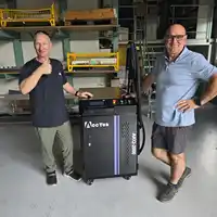 2000W Hand Held Fiber Laser Cleaning Metal Paint Coat Rust Removal Machine AKQ-2000 1