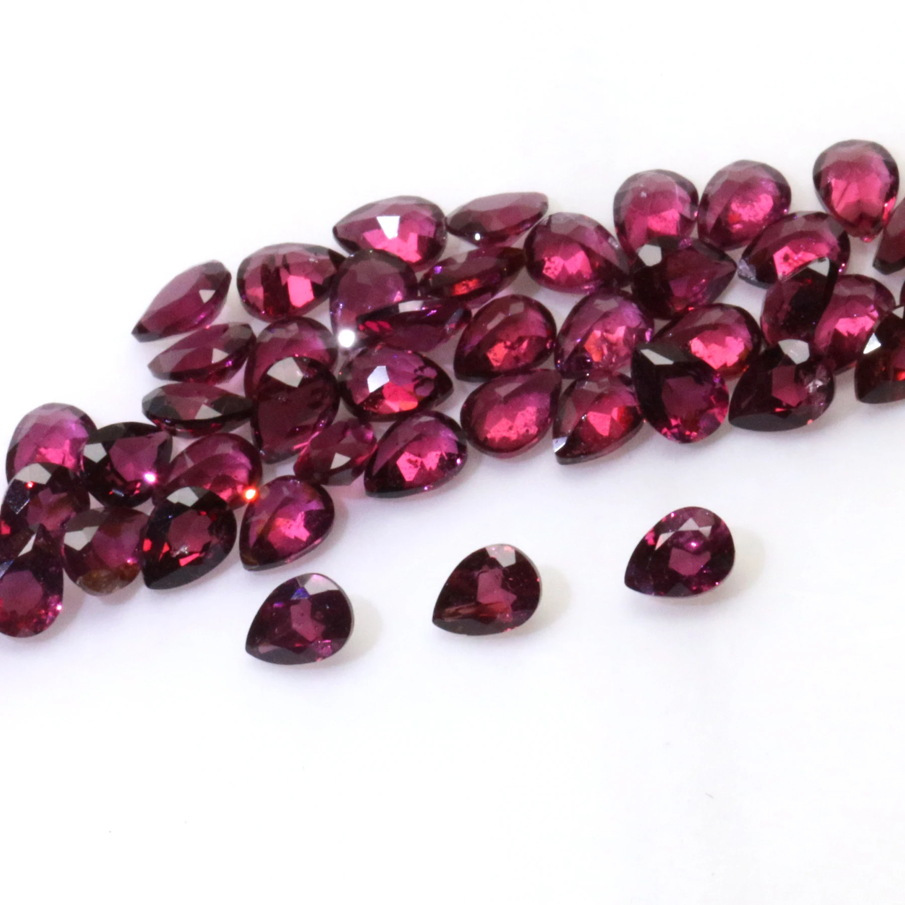 

Wholesale High Quality Natural Purple Garnet Pear Cut Loose Gemstone For Jewelry Making