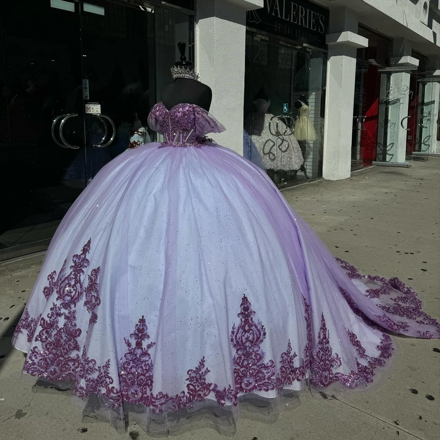 

Glitter Purple Quinceanera Dresses Off Shoulder Lace Appliqued Evening Dresses Sexy Long Train Vestidos De 15 Anos Sweet 16