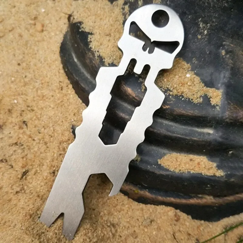 Multi Function Tool Tactical Keychain Keychain Tool Stainless Steel Tactical EDC Carry-on Pocket Outdoor Multi-function Tool Skull Keychain Screwdriver Crowbar