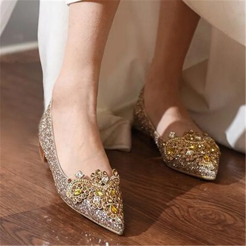 Women Shoes 2022 New Low-heeled Dress Banquet Crystal Sequins Wedding Shoes Gold Pointed Female Bride Shoes Zapatos De Mujer