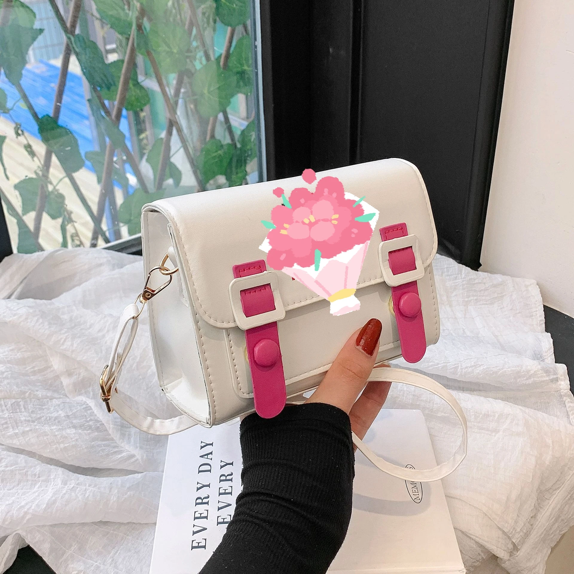 

Маленькая дизайнерская женская сумка sense bag, новинка 2024, Корейская версия, сумка через плечо в стиле INS, милая цветная небольшая сумка jk