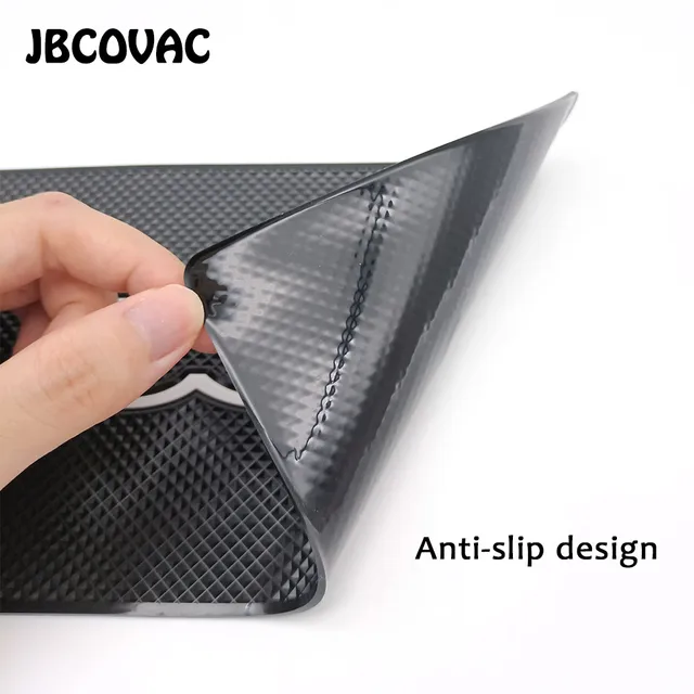 차량 내부를 안전하게 꾸미다