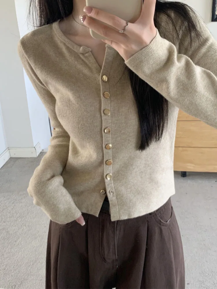 

Vintage Chic V-Neck Knitted Cardigan 2024 Spring New Temperament Solid Bottom Women's Tops Single Breasted Long Sleeved Sweater