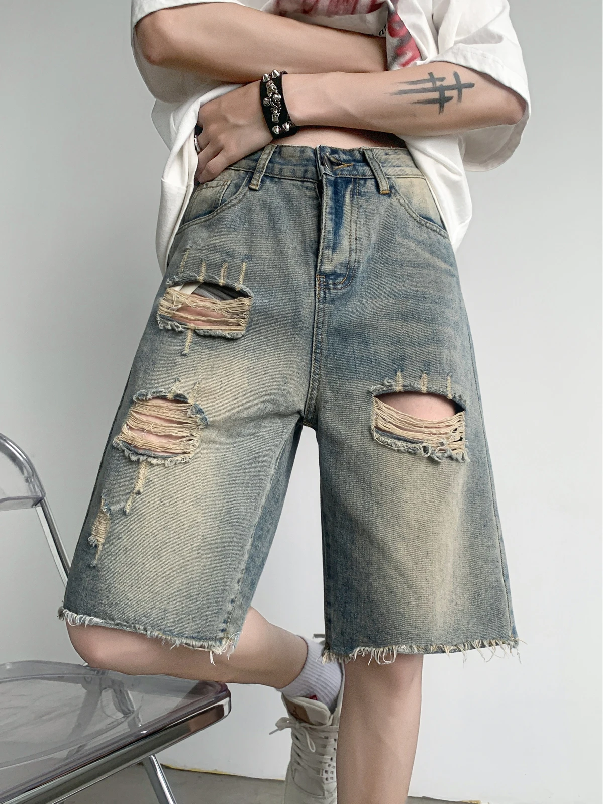 

Мужские джинсовые шорты в Корейском стиле, модные брендовые зауженные прямые широкие брюки с карманами, модель D66 на лето, 2024