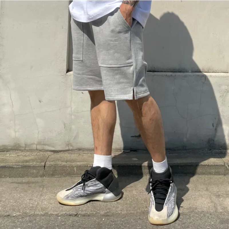 

LUCLESAM Men's Small Slit Shorts Stitching Big Pocket Solid Color Summer New Cotton Sports Five-point Pants Fitness Loose shorts