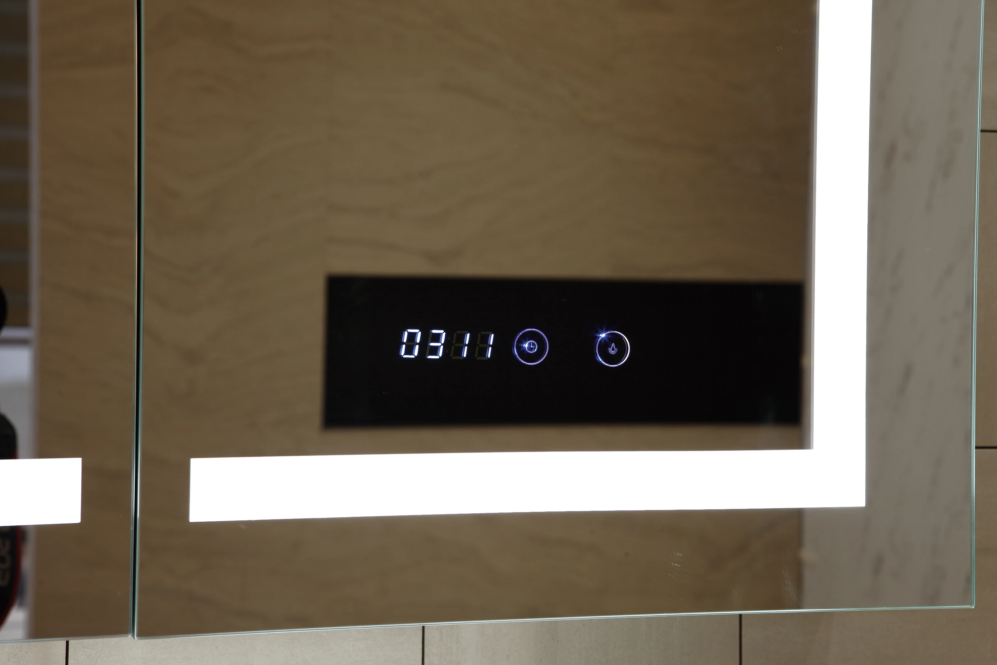 Hot Selling High Quality Modern Bathroom Wall Mounted Rust Resistant Lighted Mirror Cabinet