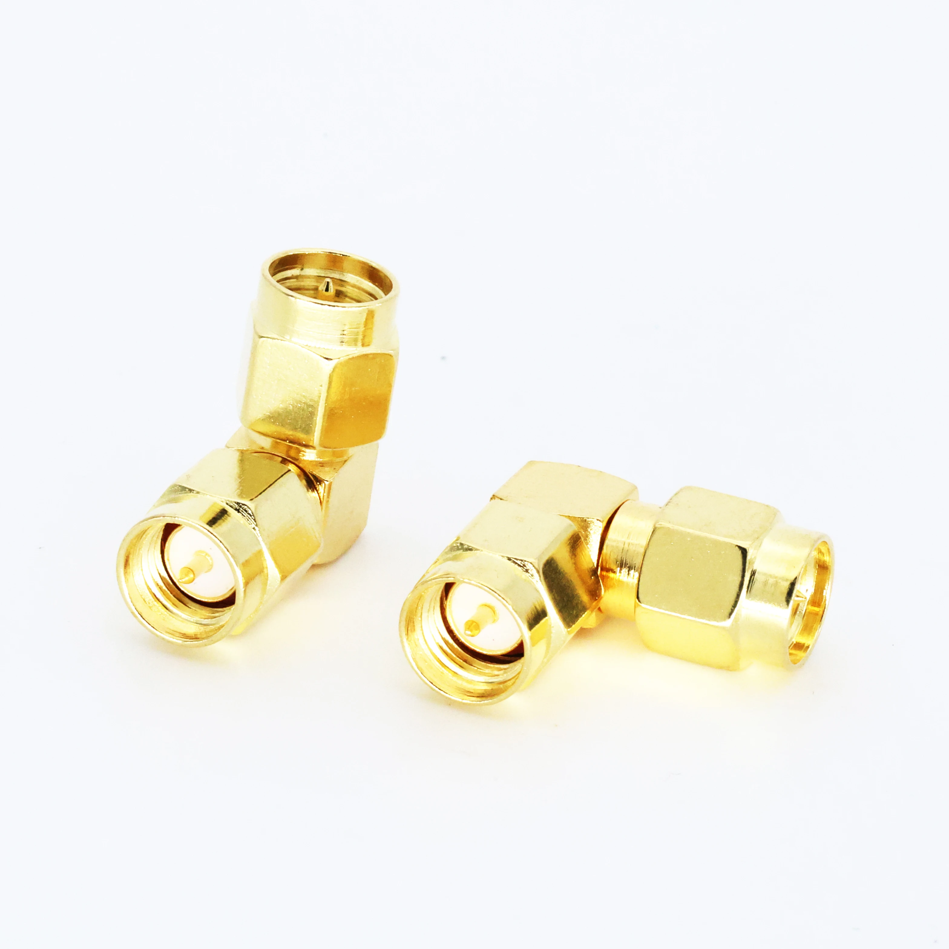 2pcs Golden SMA Male Plug to SMA Male Plug 90 Degree Right Angle RF Coaxial High Frequency Adapter Connector high quality 75ohm iec dvb t tv pal female jack to mcx male plug coaxial rf adapter connector socket