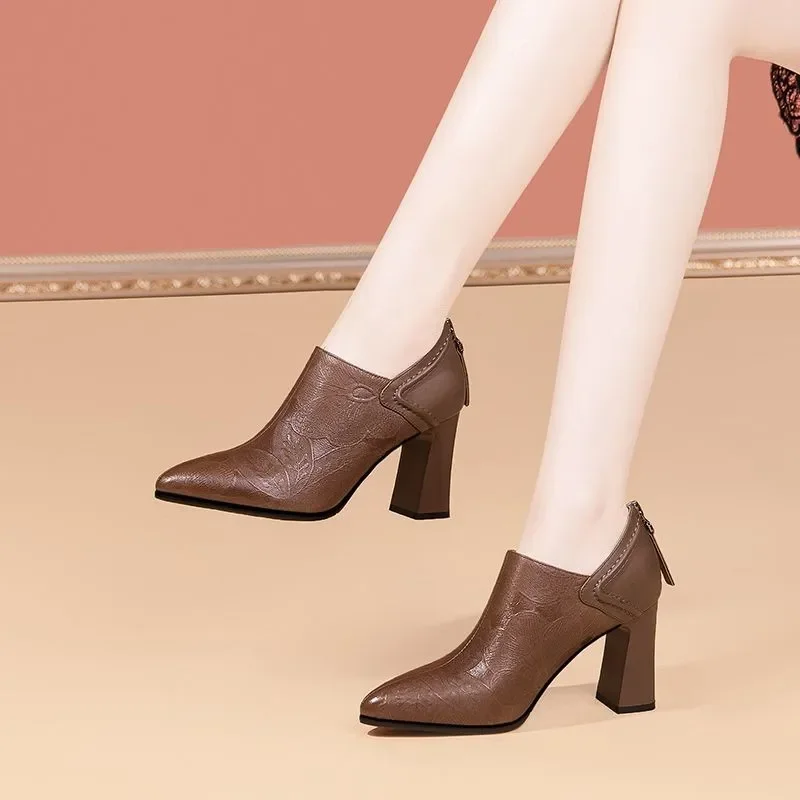 2024 Autumn/Winter New Versatile Thick Heel and Ankle Boots High Heel Shoes Small Leather Shoes Pointed Mid Heel Short Boots