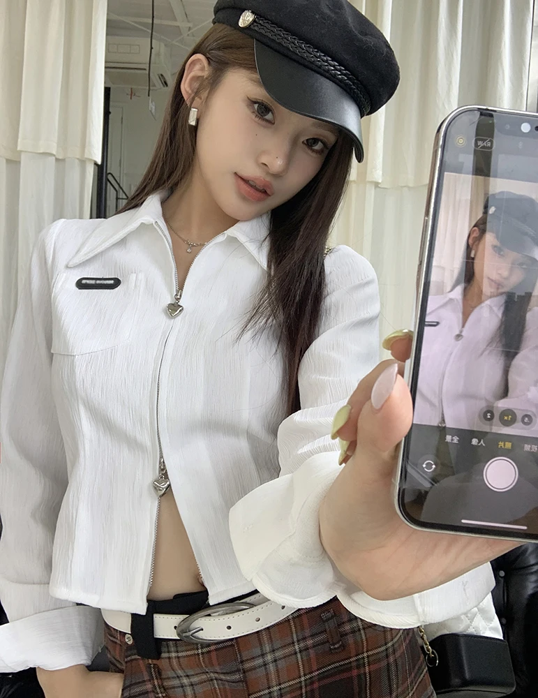 

Женская короткая рубашка-поло с длинным рукавом и молнией