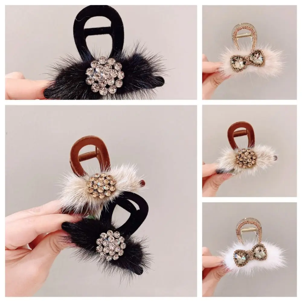 

Faux Fur Bow Plush Hair Claw Hair Clip Ponytail Holder Retro Hair Crab Clip Hair Accessories Soft Crystal Plush Shark Clip