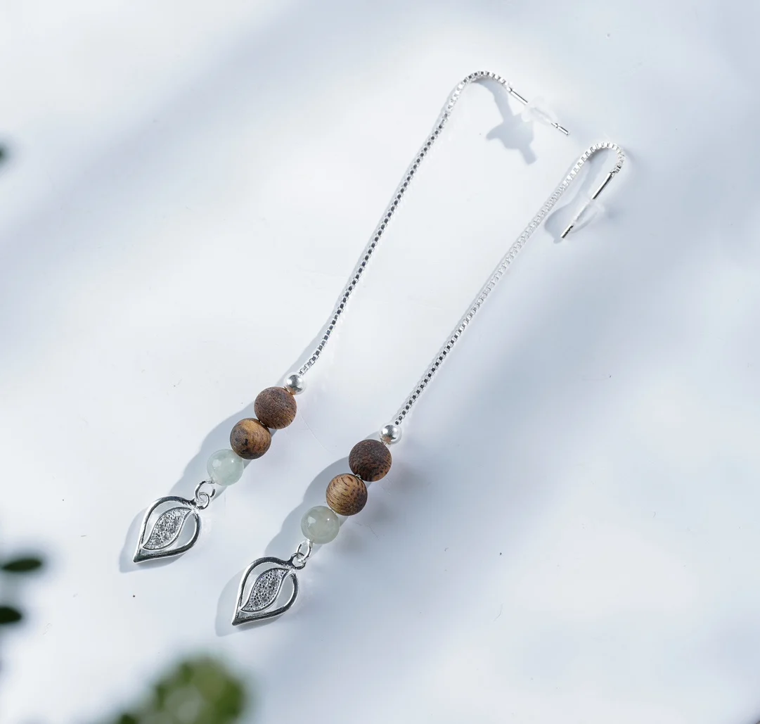 

Chess Nan Agarwood 5mm Earrings-Match: Hetian Jade Embellished 925 Silver Hanging Earrings, Exquisite and Elegant Light Luxury