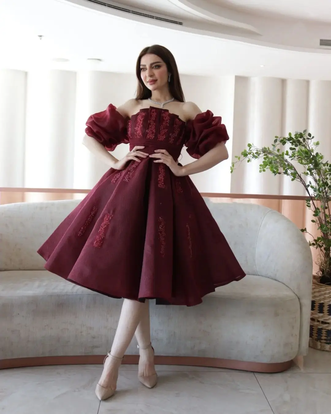 

Vintage Puff Sleeves Strapless Prom Dresses Beadings Pleated Knee Length Evening Gowns Formal Party Dresses