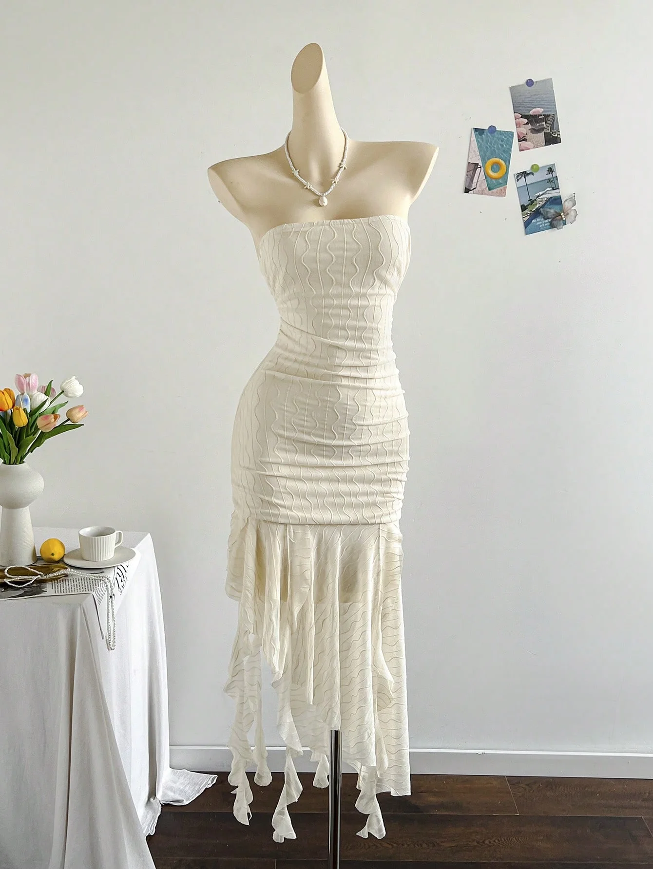 French vacation-style sheer strapless long dress with irregular hem and pleated spice girl dress