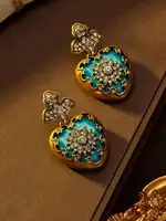 1 ensemble de collier et boucles d'oreilles vintage en forme de cœur bleu avec fleurs incrustées de strass, adaptés à un usage quotidien, aux cadeaux et aux accessoires de fête dansante pour femmes 3