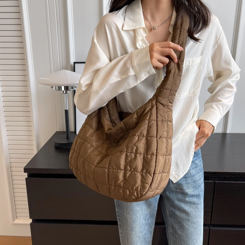 Fashion Ladies Shoulder Bag Female Cloud Casual Personality Large Capacity Nylon Crossbody Bag Commuter Totes