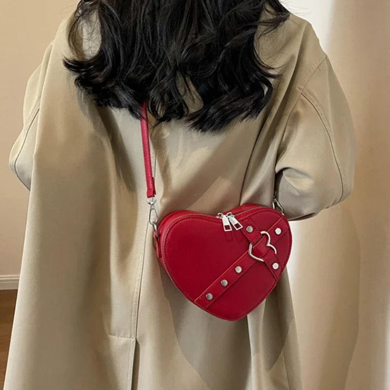 Vintage Y2K Small Chain Rivet Shoulder Bag Heart Shaped Purse Handbag Red PU Leather Gothic Tote Bag Fashion Women Crossbody