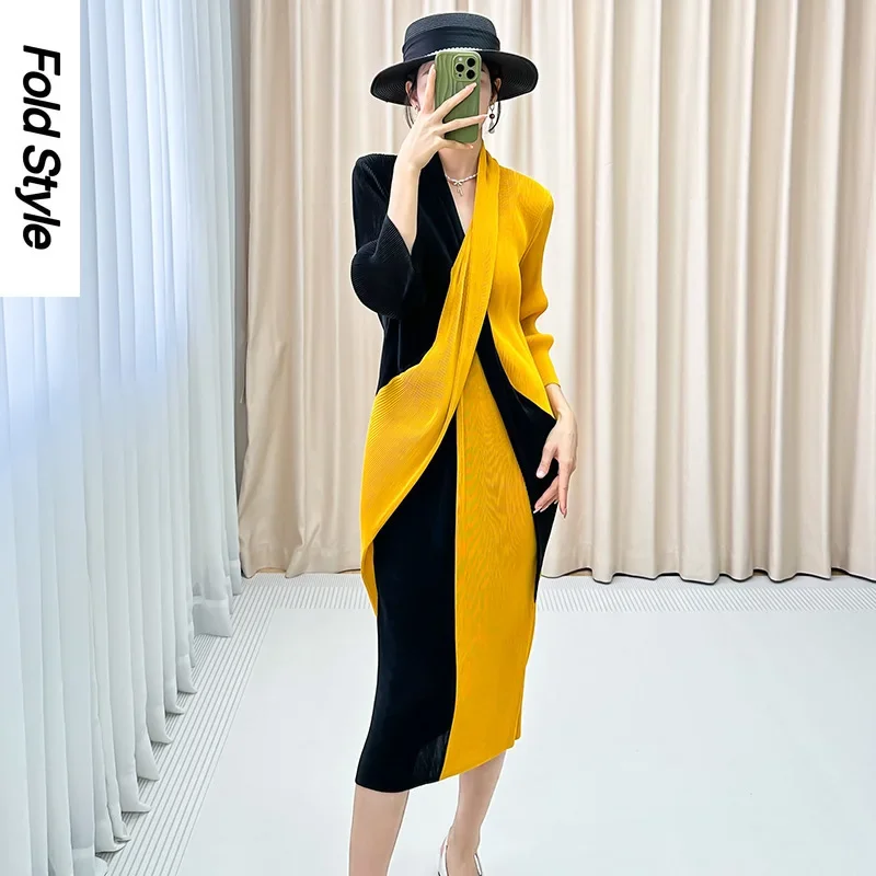 

Miyake Dress Women's 2024 Spring and Autumn Season New High End, Small and Popular Color Block, Wrinkled Style, Slim Skirt