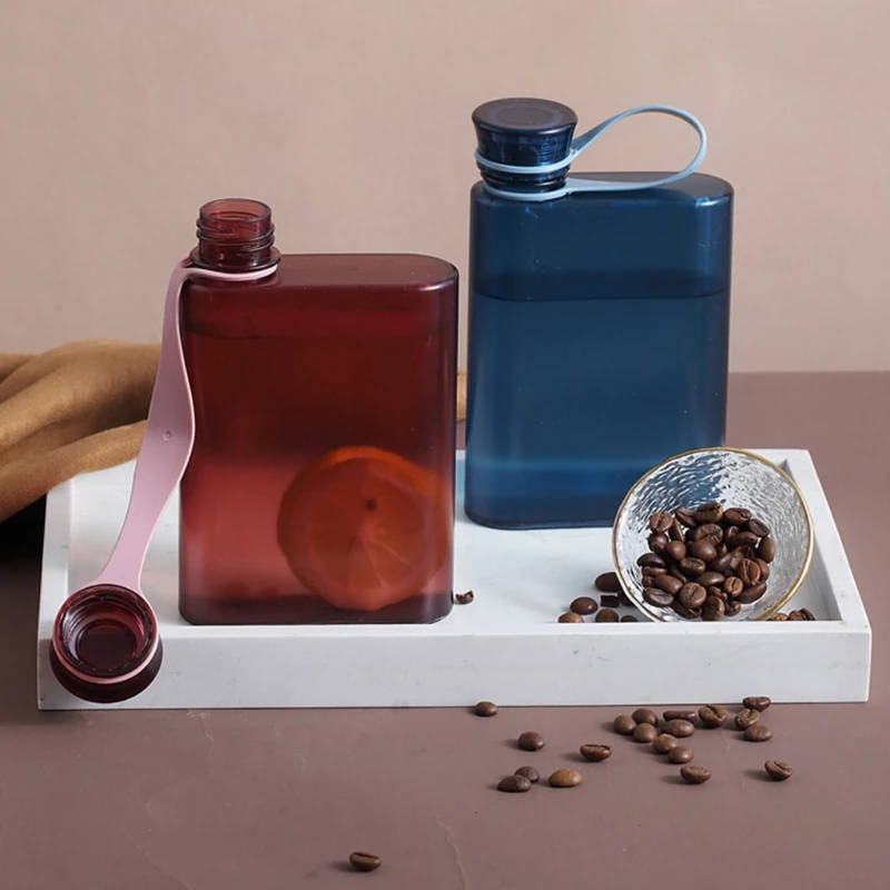 500ML 크리 에이 티브 매트 플랫 플라스틱 물병 A5 야외 스포츠 휴대용 병 노트북 주전자 와인 병 남성과 여성에 대 한