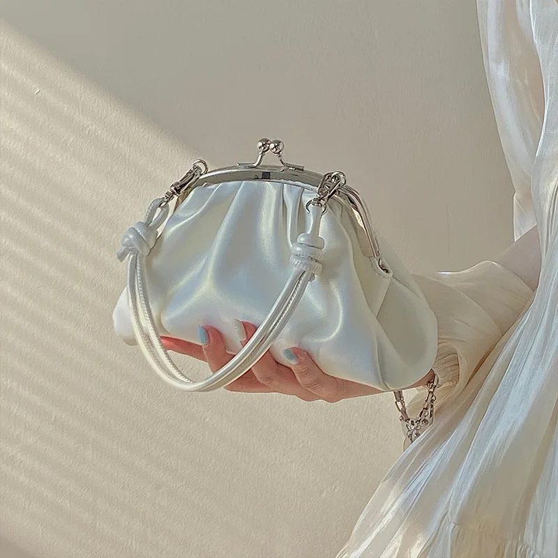 

Trendy girl Cute Fold Clip Evening Bag High-end Chain Bag Hand-held Messenger Bag Dumpling Bag Women