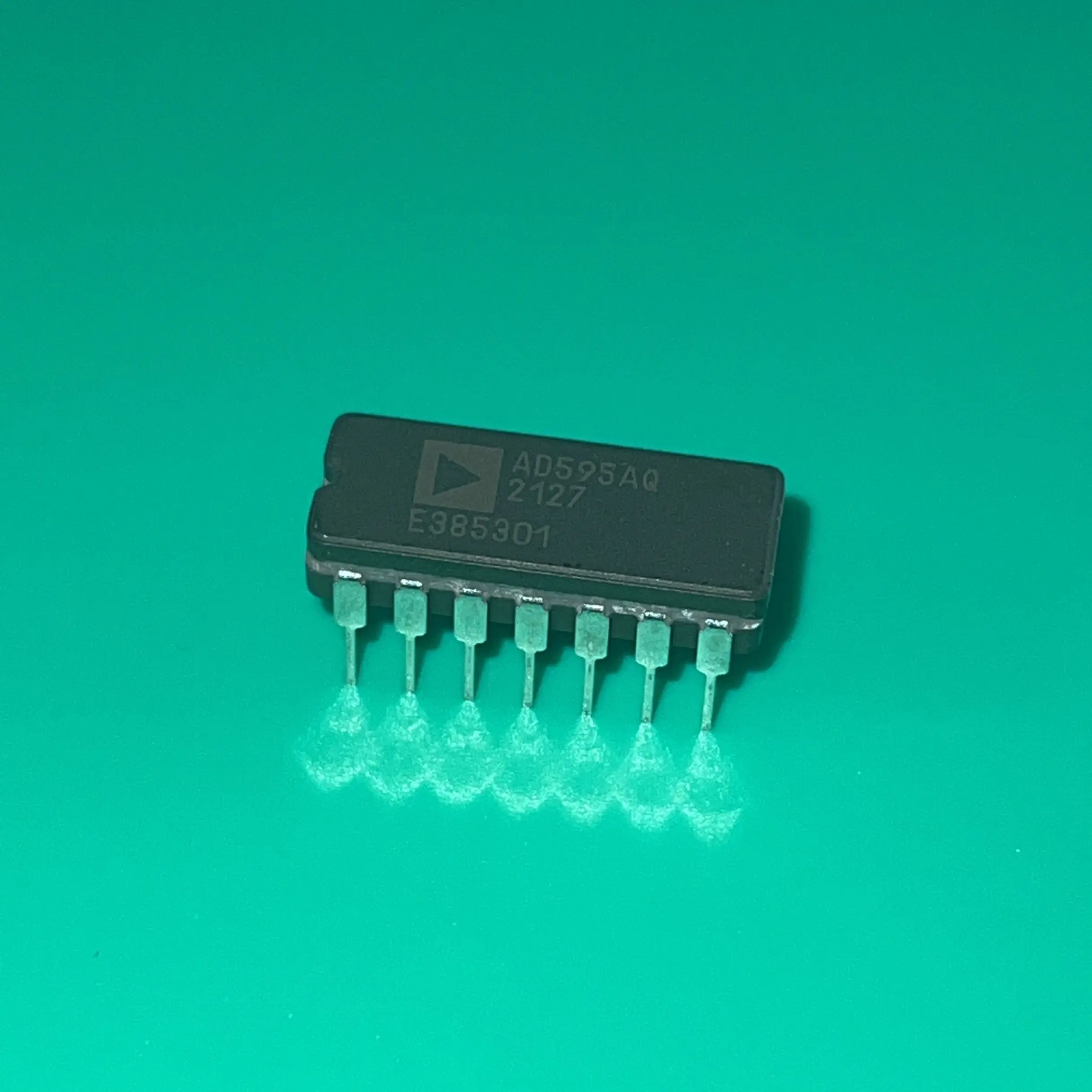 

AD595AQ CDIP14 AD595 IC термопара A W-COMP 14CDIP AD595A Q AD 595AQ 595 AD595AQZ