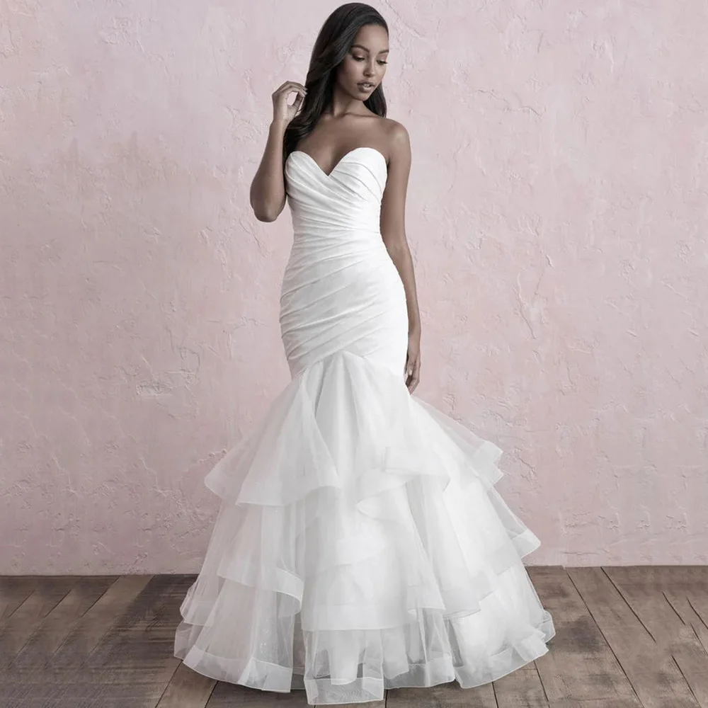 

Simple Pleat Mermaid Wedding Dress Strapless Sweetheart Sexy Open Back Tiered Ruffles Sweep Train Bridal Floor Length Gowns