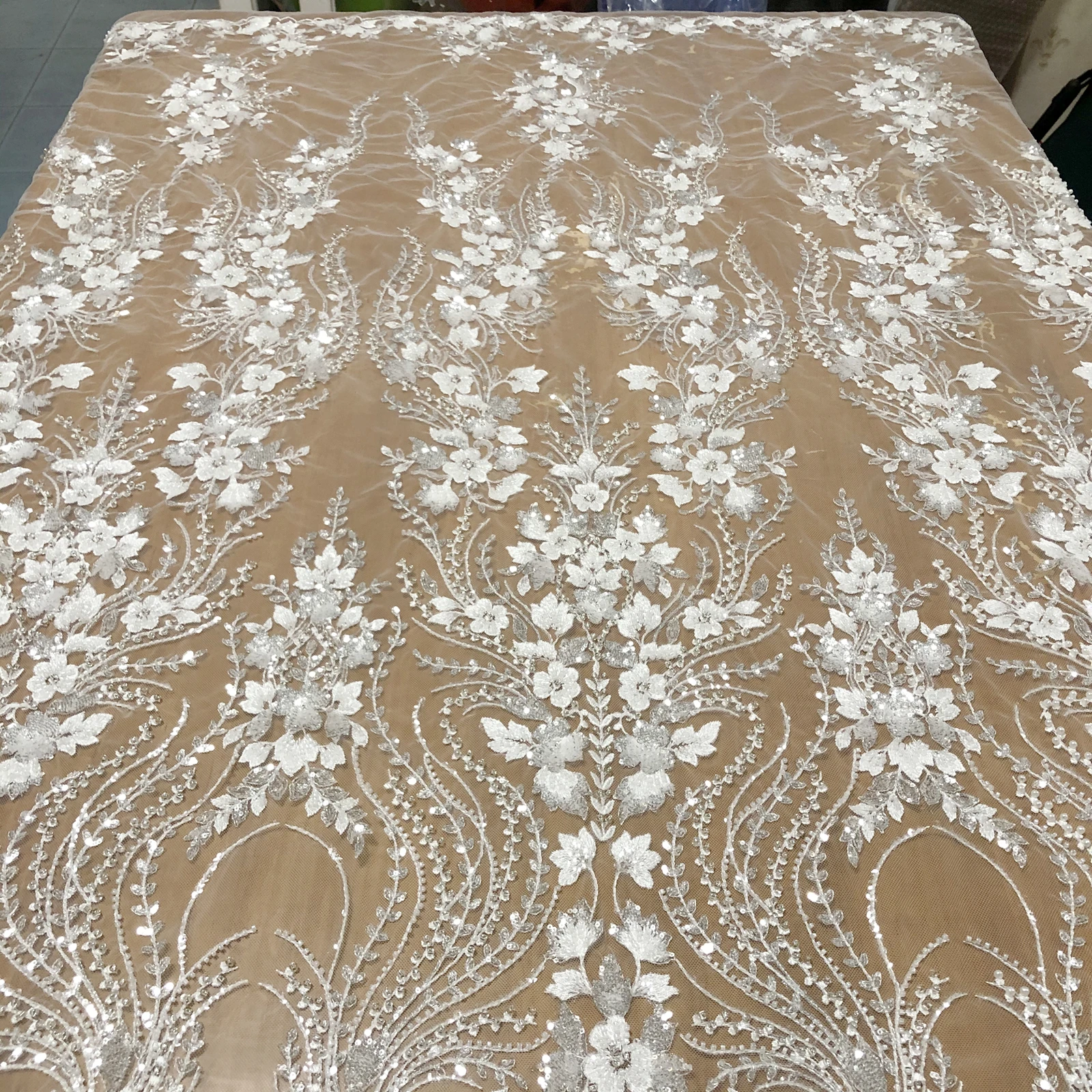 New Luxury Beaded Sequins Embroidered Wedding Dresses Evening Fashion Skirt Lace Fabric