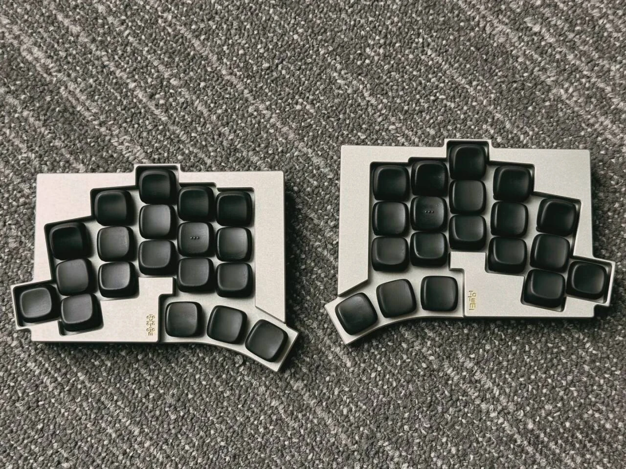 Aluminum Shell TOTEM Custom Wireless Split Keyboard Dual