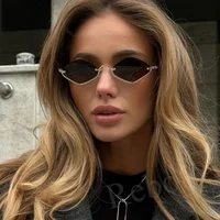 Mode petites lunettes de soleil polygonales femmes marque de luxe en métal demi-monture lunettes de soleil dames Hipster sexy oeil de chat nuances Vintage 3