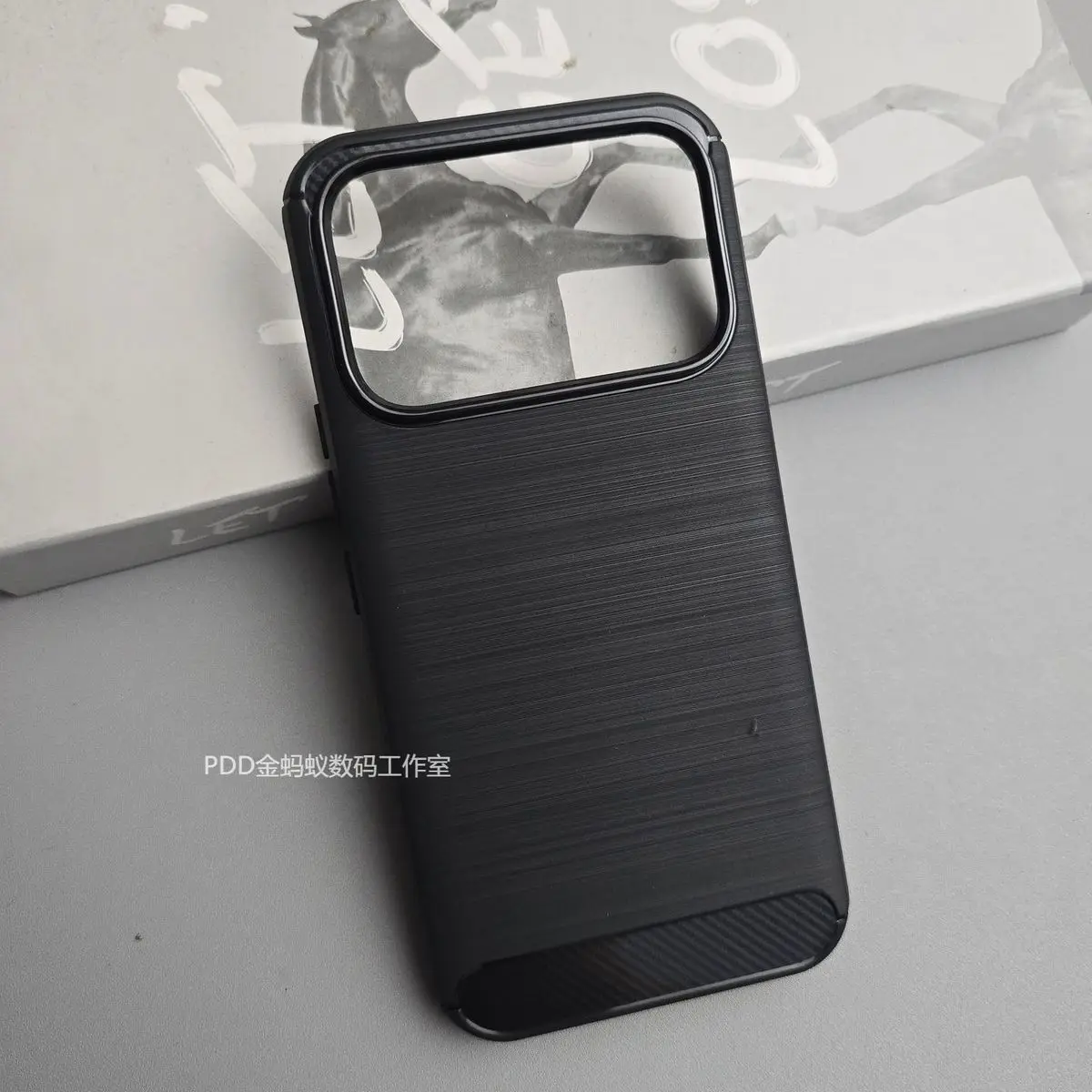 Luxurious Brushed Texture Skin-Friendly TPU Silicone Cover - Shockproof and Anti-Slip
