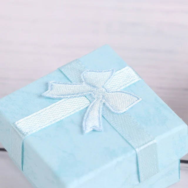 우아하고 실용적인 보석 및 소품 수납 솔루션