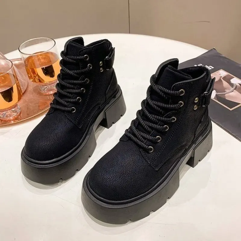 2024 Thick Soled High Rise Fashion Boots for Women Black Short Snow Boots British Style Ankle Shoes Winter Warm Leather Boots