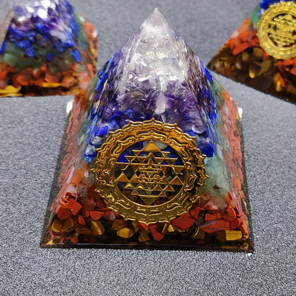 Pirámide De Orgón Con 7 Chakras - Atrae Dinero Y Abundancia - Piedras Naturales Para Reiki Y Energía