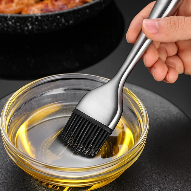 Pinceau de cuisine en silicone pour badigeonner l'huile: idéal pour  barbecue, pâtisserie, cuisson et baking! : : Cuisine et Maison