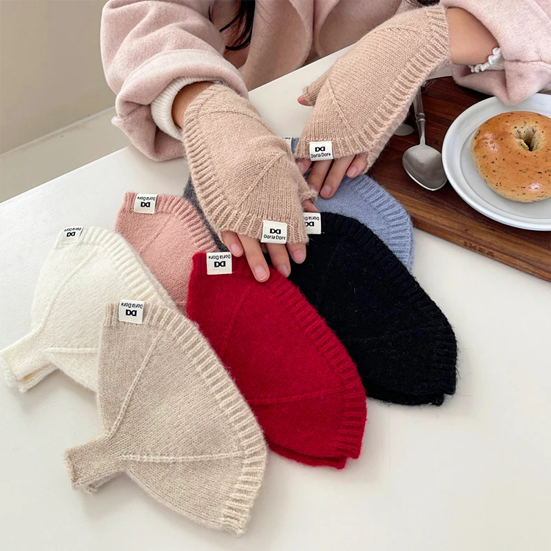 Creative Shell Shape Knitted Half Finger Gloves For Women Men Autumn Winter Warm Touch Screen Fingerless Gloves Wrist Mittens