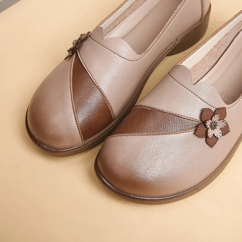 Women Loafers Butterfly Hollow Moccasins Mother Ladies Designer Ballet Flats Slip On Elegant Shoes