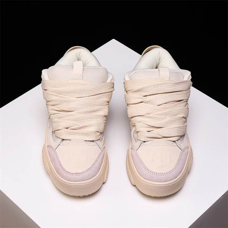Women's Cricket Shoes Flat Running Jumping Wear-resistant Cushioned Sneakers