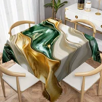 Nappe de luxe à motif marbré tourbillonnant, design artistique fluide vert, or et blanc avec bord festonné, résistante aux taches pour salle à manger 4
