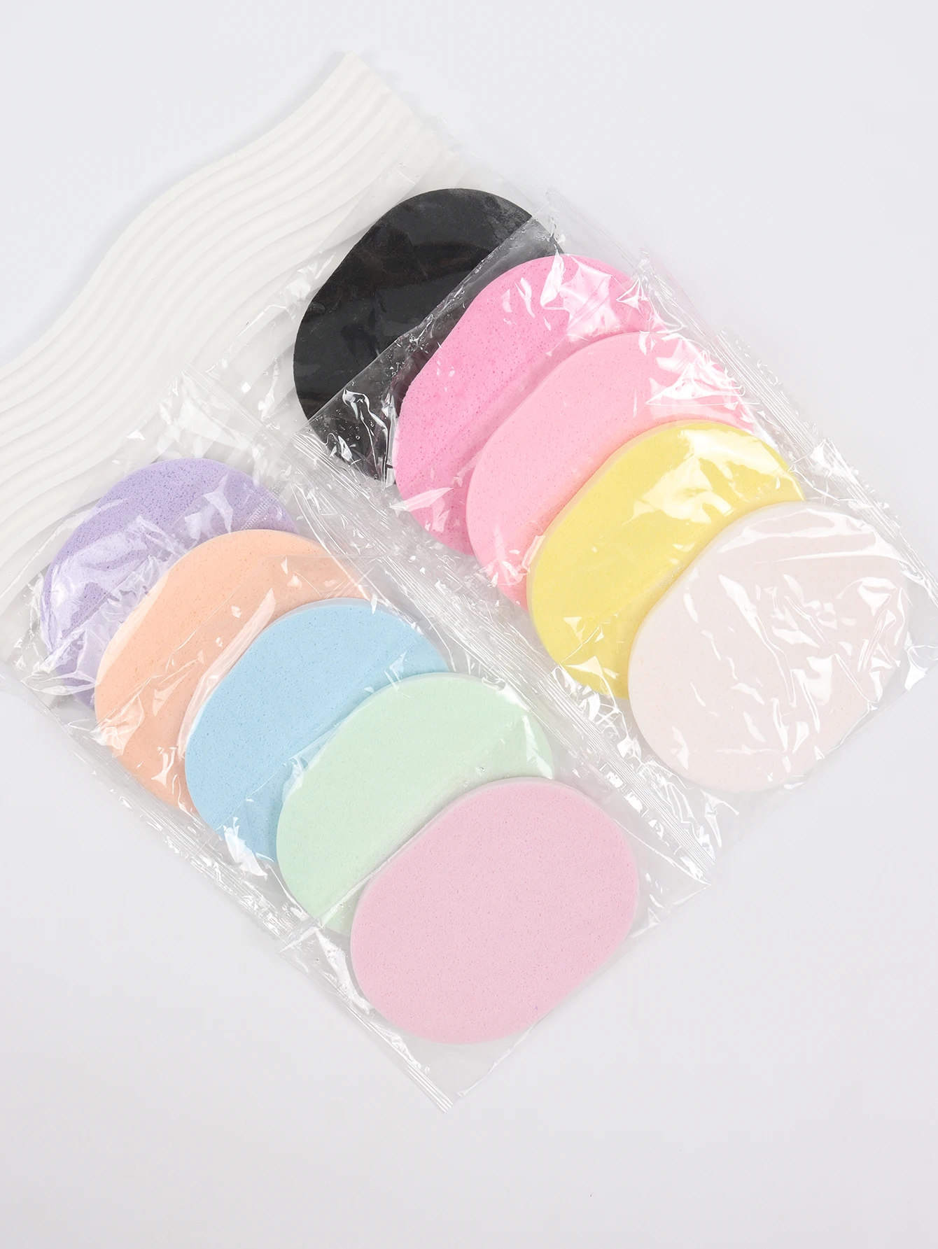 10 Pieces of Random Color and Shape Face Wash The Face Sponge Scrub Exfoliating Facial Pad Is a Reusable Makeup Remover Suitabl 3