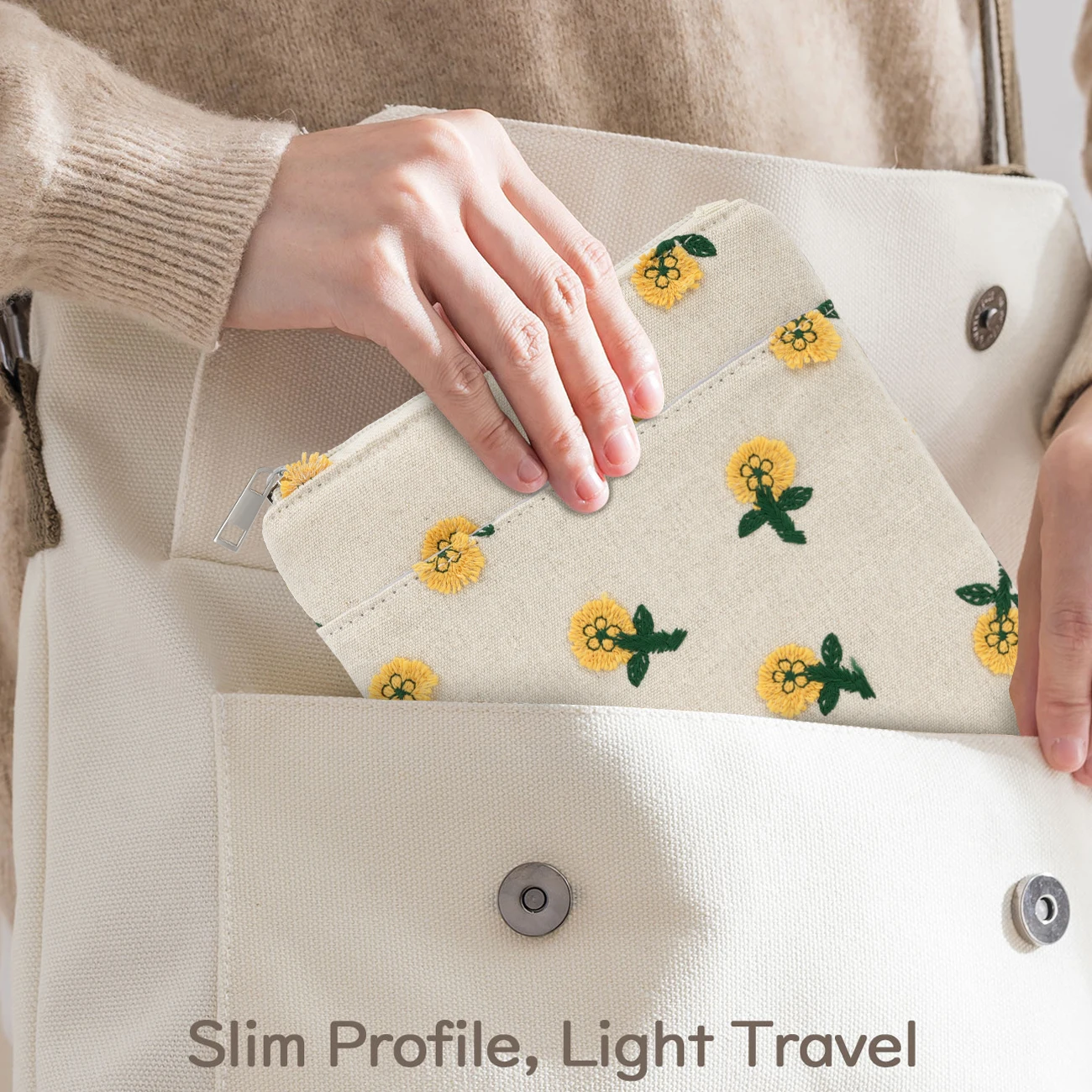 Daisy Flower Embroidered E-Reader Sleeve - Protective Carrying Case