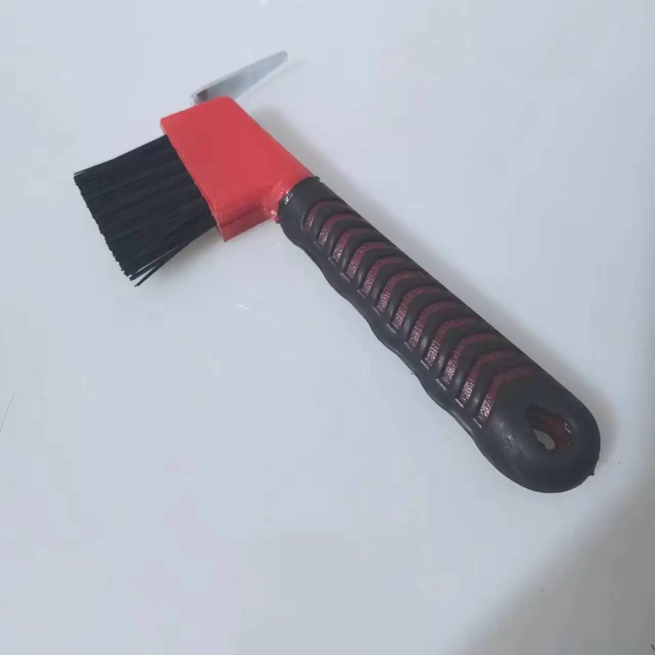 Horse Hoof Pick brush with handle, sturdy horseshoe shaped brush, horseshoe shaped brush, suitable for horses, donkeys, goats 5