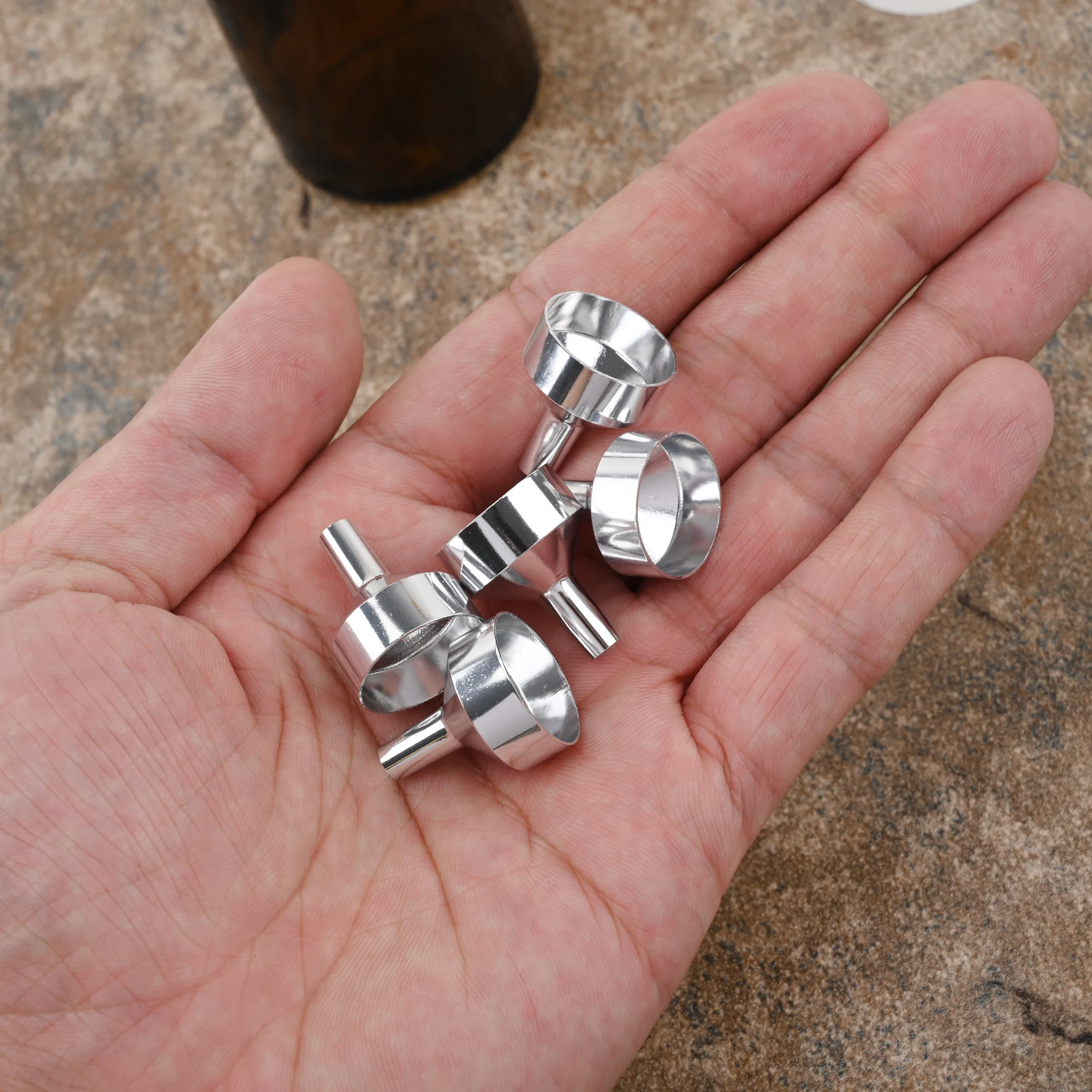 작은 병 충전용 미니 금속 깔때기, 리필 이송 액체 실험실 용품, 문구 10 개