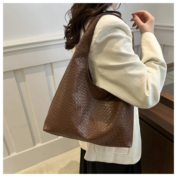 City Chic Large Capacity Woven Tote Bag
