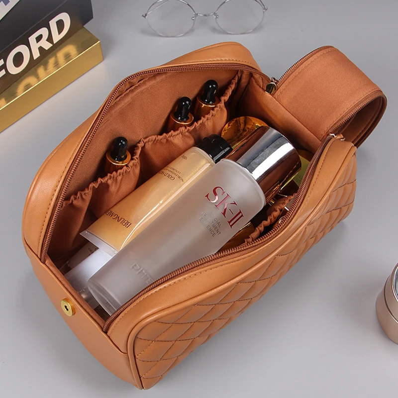 Women's Makeup Bag Large-Capacity Travel Cosmetic Bag Pu Leather Toiletry Bags Luxury Design Storage Organizer Wash Bag